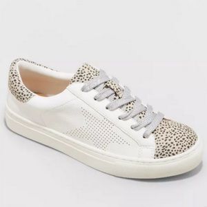 Universal Thread Cadey Sneaker